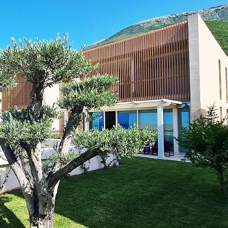 Salt N Blue * פאלאסה