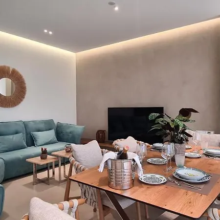 Salt N Blue * פאלאסה